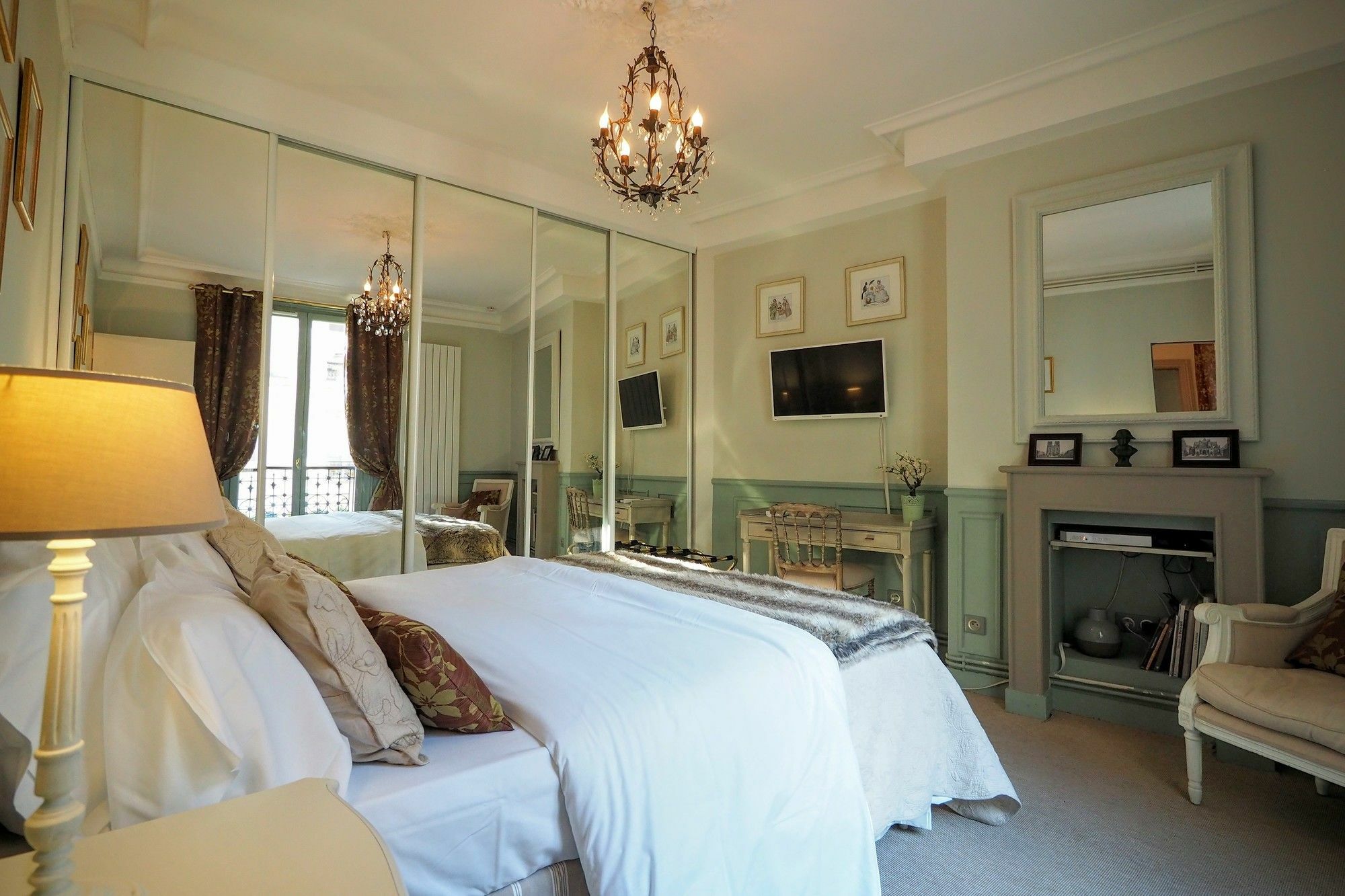 Chambre D Hote : Louvre Elegant Apt Suite Paris Exterior foto